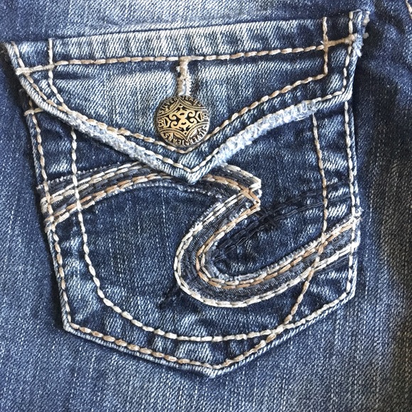 “SILVER” SUKI SURPLUS JEAN SHORTS - Picture 5 of 7
